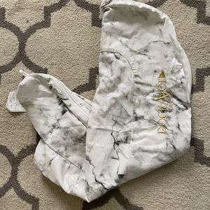NWOT Dockatot Marble Cover